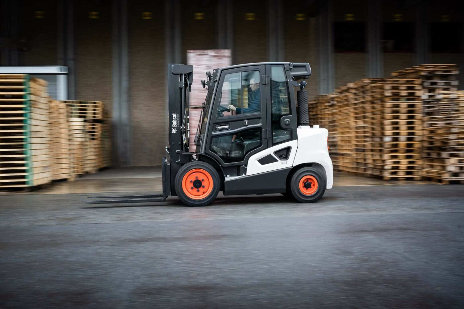 diesel-bobcat-forklift
