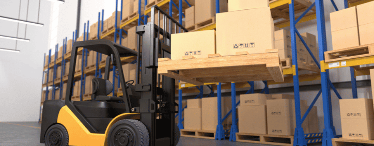 2029-09-09-loading-inside-trailers-or-containers-why-forklift-free-lift-and-mast-height-matter